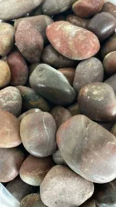 Piatra lucioasa rotunda (pebbles Brown) 3-6 cm, in saci de 20kg