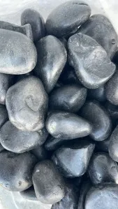 Piatra lucioasa rotunda (pebbles Black) 3-6 cm, in saci de 20kg